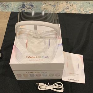 NWT 7 COLOR LED FACIAL MASK